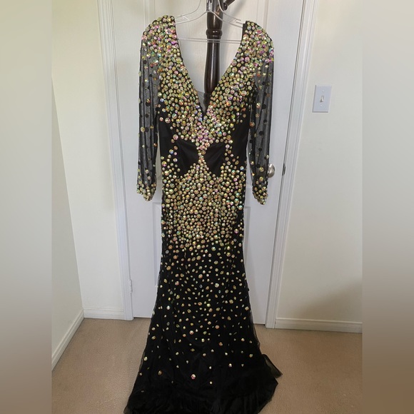 formal Dress - Picture 1 of 3